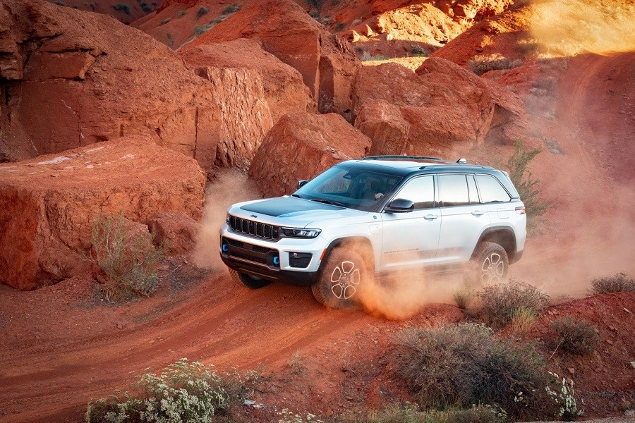 Jeep Grand Cherokee 2022 ra mắt, trang bị hệ truyền động hybrid mới