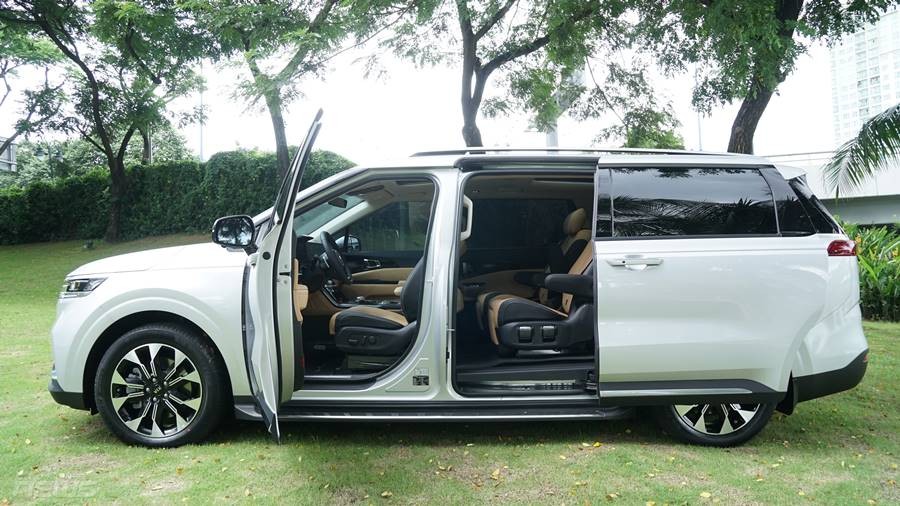 Kia Carnival tiếp tục tăng giá 50 triệu đồng, vẫn không đủ xe để giao Kia Carnival tiếp tục tăng giá 50 triệu đồng, vẫn không đủ xe để giao