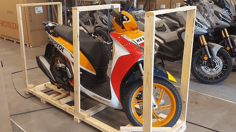 Honda SH350i phiên bản Repsol đầu tiên về Việt Nam Honda SH350i phiên bản Repsol đầu tiên về Việt Nam