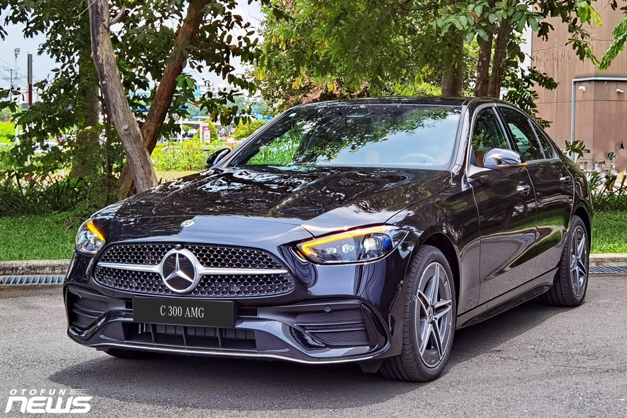 Mercedes-Benz C-Class tăng giá bán lên tới 125 triệu đồng tại Việt Nam Mercedes-Benz C-Class tăng giá bán lên tới 125 triệu đồng tại Việt Nam