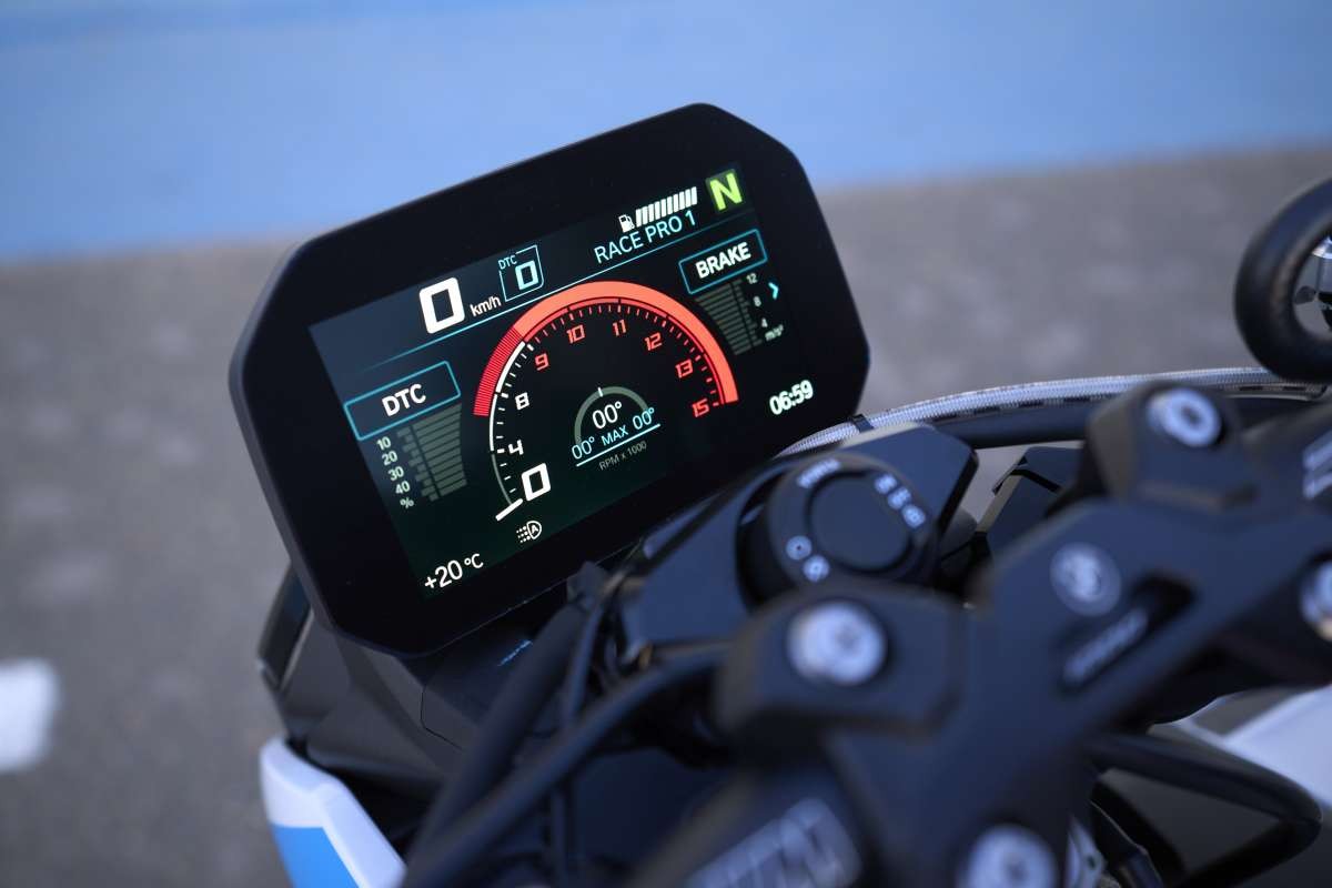 BMW Motorrad trình làng mẫu siêu mô tô M1000R hoàn toàn mới