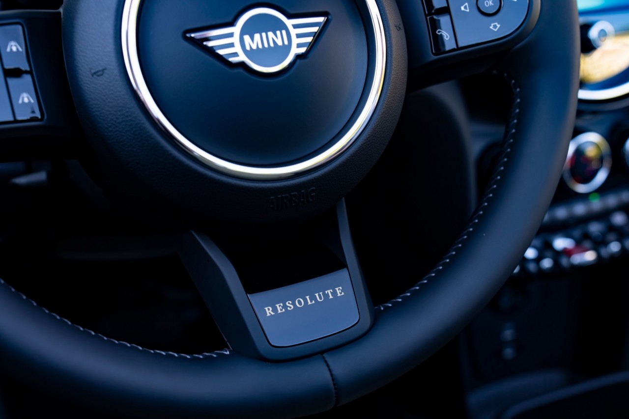 MINI Cooper S 5-Cửa Resolute Edition có mặt tại Việt Nam