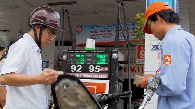 Khai tử xăng A92, lo thiếu xăng A95