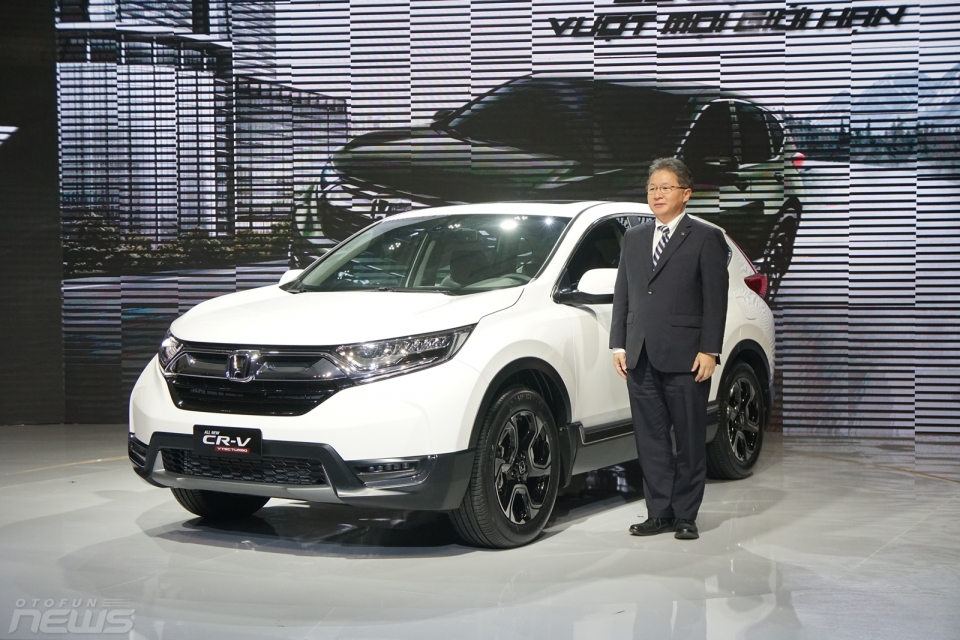 Honda CR-V 2018 sở hữu nhiều điểm mới đáng giá nhưng vẫn thiếu hệ dẫn động AWD honda cr v 2018 so huu nhieu diem moi dang gia nhung van thieu he dan dong awd