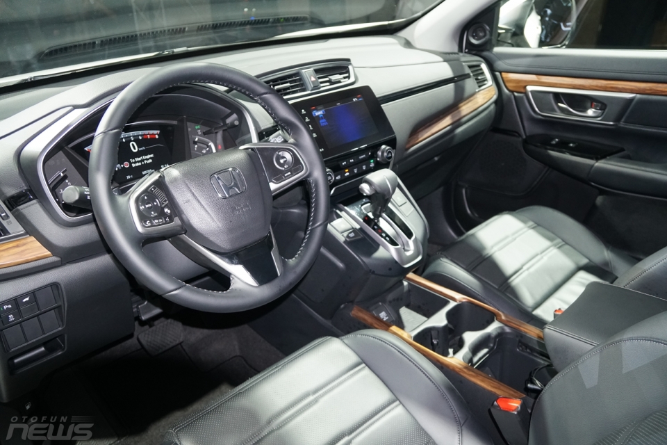 Honda CR-V 2018 sở hữu nhiều điểm mới đáng giá nhưng vẫn thiếu hệ dẫn động AWD honda cr v 2018 so huu nhieu diem moi dang gia nhung van thieu he dan dong awd