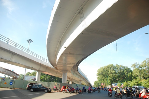 tp ho chi minh cau vuot giam un tac o cua ngo san bay tan son nhat go vap duoc thong xe