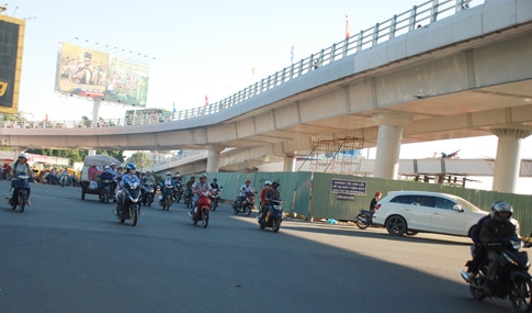 tp ho chi minh cau vuot giam un tac o cua ngo san bay tan son nhat go vap duoc thong xe