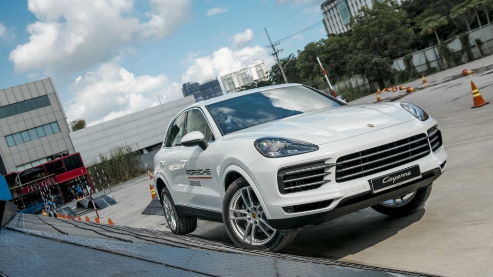 Porsche Cayenne bị triệu hồi tại Việt Nam vì lỗi hệ thống treo