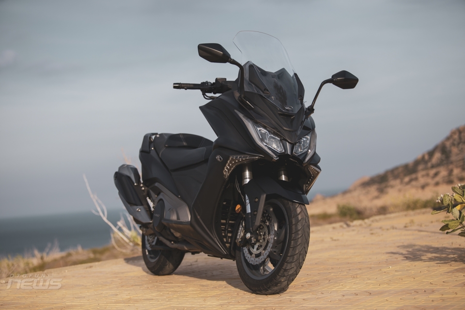 Kymco AK550: Chiếc maxi scooter chạy phố hay đi xa đều “sướng” kymco ak550 chiec maxi scooter chay pho hay di xa deu suong