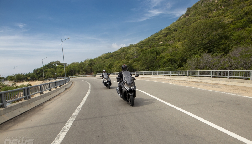 Kymco AK550: Chiếc maxi scooter chạy phố hay đi xa đều “sướng” kymco ak550 chiec maxi scooter chay pho hay di xa deu suong