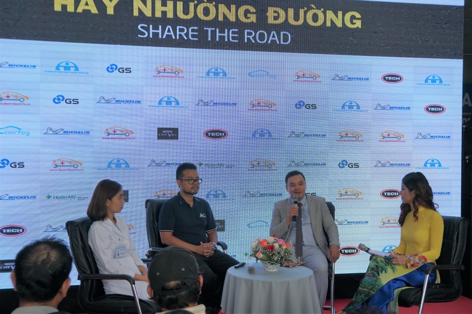 Tài xế xe khách chia sẻ thông điệp ngay hoi cham soc bac tai dien ra tai tp ho chi minh