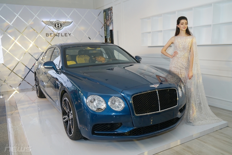 bentley flying spur v8 s xe sieu sang ra mat viet nam gia gan 17 ty