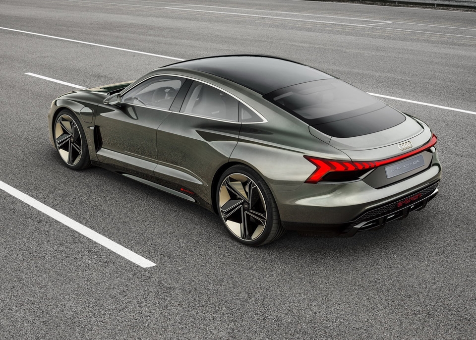 Audi e-tron GT Concept sẽ được sản xuất vào cuối năm 2020 audi e tron gt concept se duoc san xuat vao cuoi nam 2020