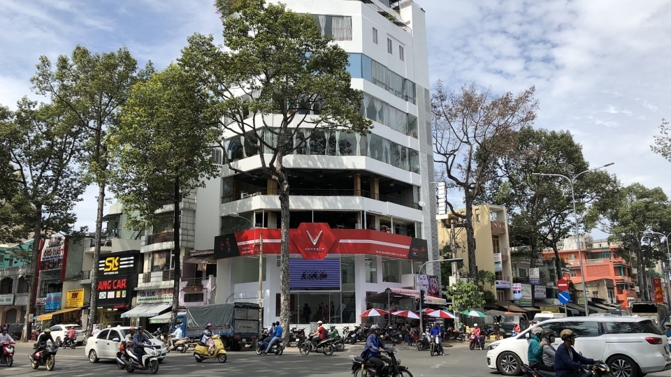 Showroom VinFast đầu tiên tại TP.HCM đi vào hoạt động