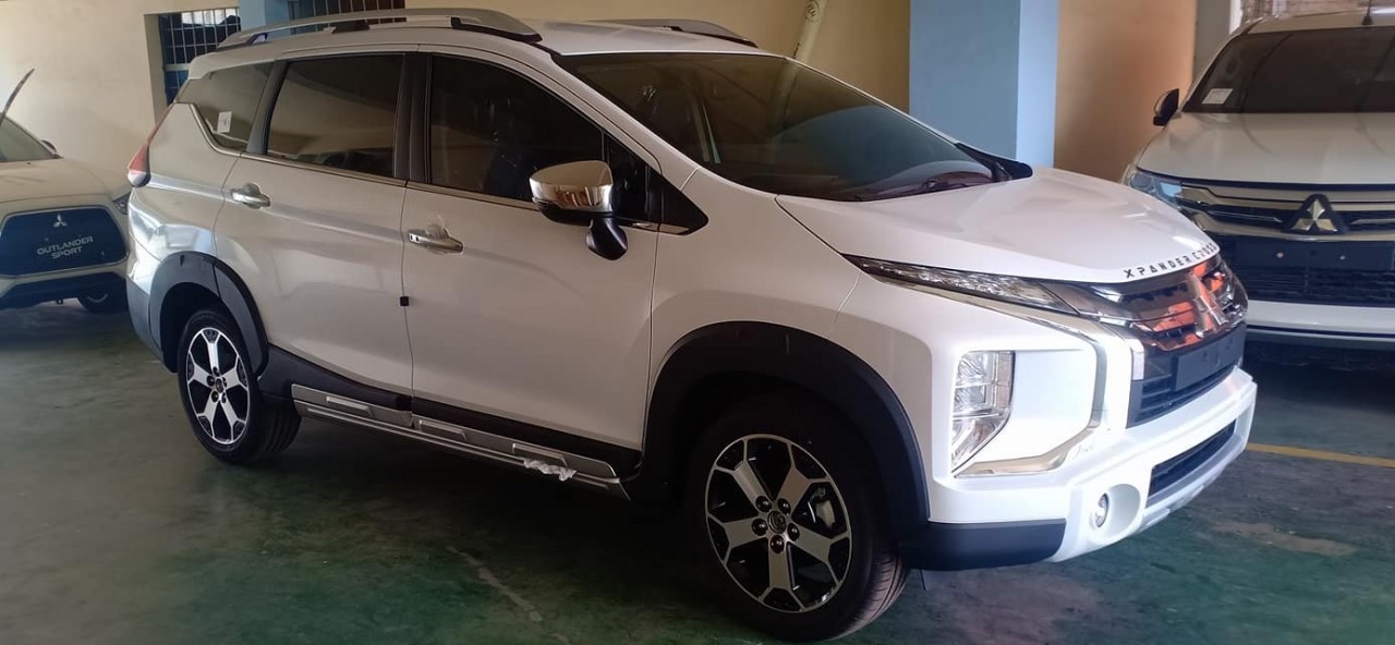 ra mat mitsubishi xpander cross thiet ke ngau hon gia 430 trieu dong