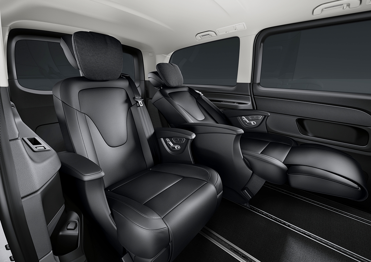 Mercedes-Benz giới thiệu bộ đôi V-class nâng cấp với giá 2,5 tỷ đồng mercedes benz gioi thieu bo doi v class nang cap voi gia 25 ty dong