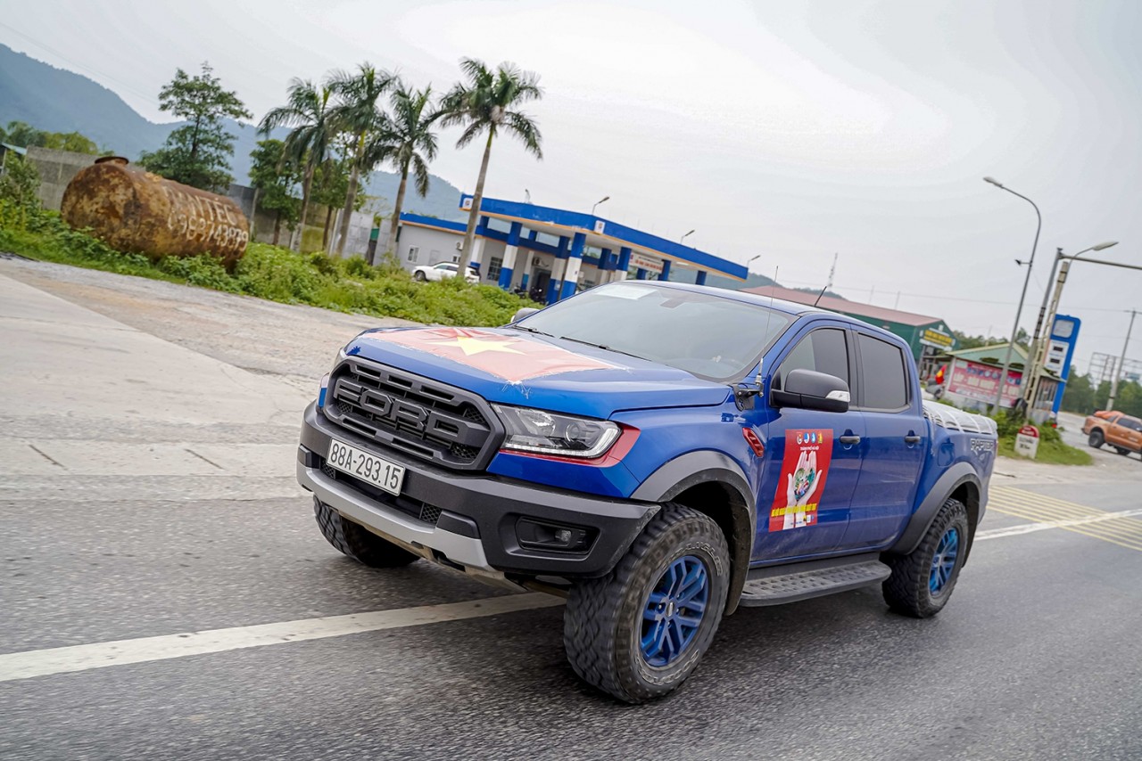 Giá ra biển Ford Ranger Raptor giảm bao nhiêu khi được coi là xe bán tải Giá ra biển Ford Ranger Raptor giảm bao nhiêu khi được coi là xe bán tải