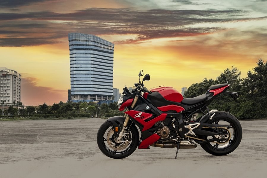 BMW S 1000 R hoàn toàn mới được bán tại Việt Nam với giá 669 triệu đồng BMW S 1000 R hoàn toàn mới được bán tại Việt Nam với giá 669 triệu đồng