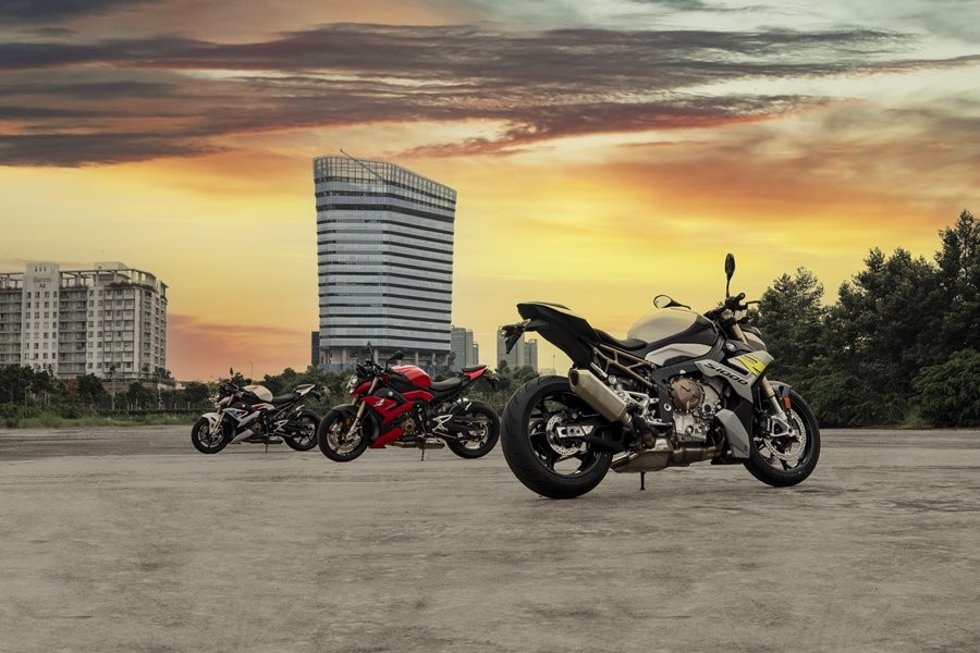 BMW S 1000 R hoàn toàn mới được bán tại Việt Nam với giá 669 triệu đồng BMW S 1000 R hoàn toàn mới được bán tại Việt Nam với giá 669 triệu đồng