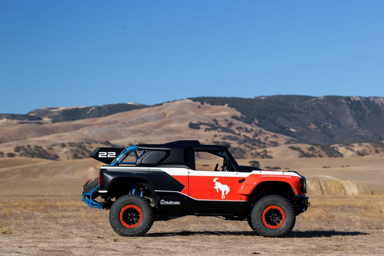 Ford Bronco Desert Racer sản xuất giới hạn chỉ 50 xe