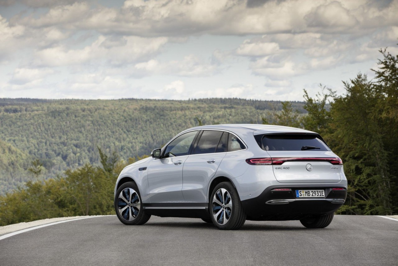 Xe điện Mercedes-Benz EQC tiếp tục bị triệu hồi