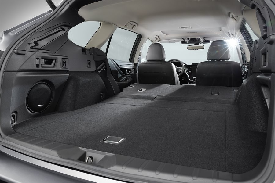 Subaru Outback hoàn toàn mới ra mắt với giá 1,969 tỷ đồng