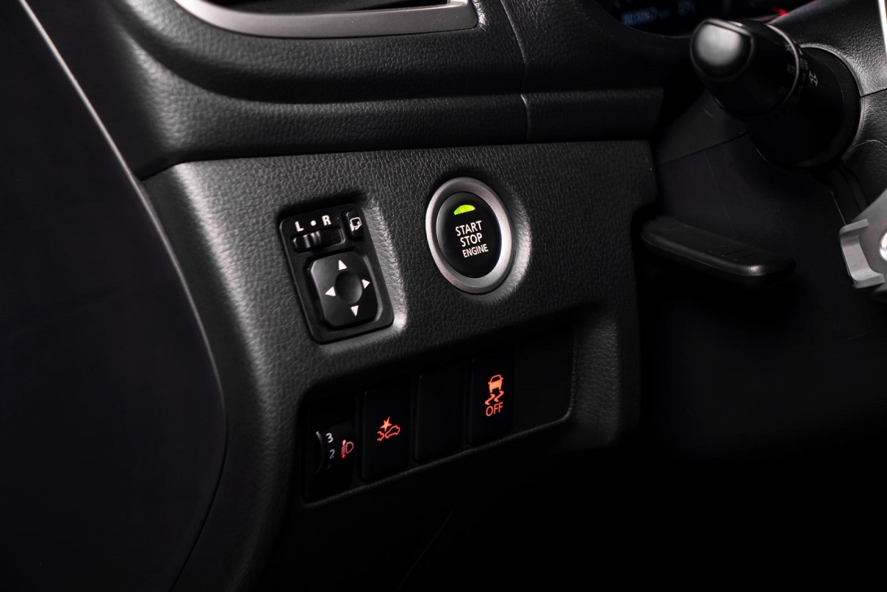 Mitsubishi Triton Athlete ra mắt tại Việt Nam với màu cam đầy nổi bật