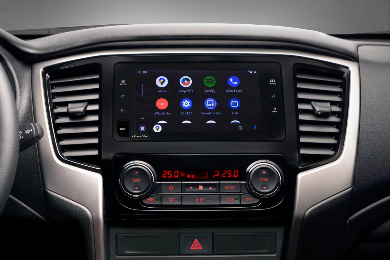 Mitsubishi Triton Athlete ra mắt tại Việt Nam với màu cam đầy nổi bật