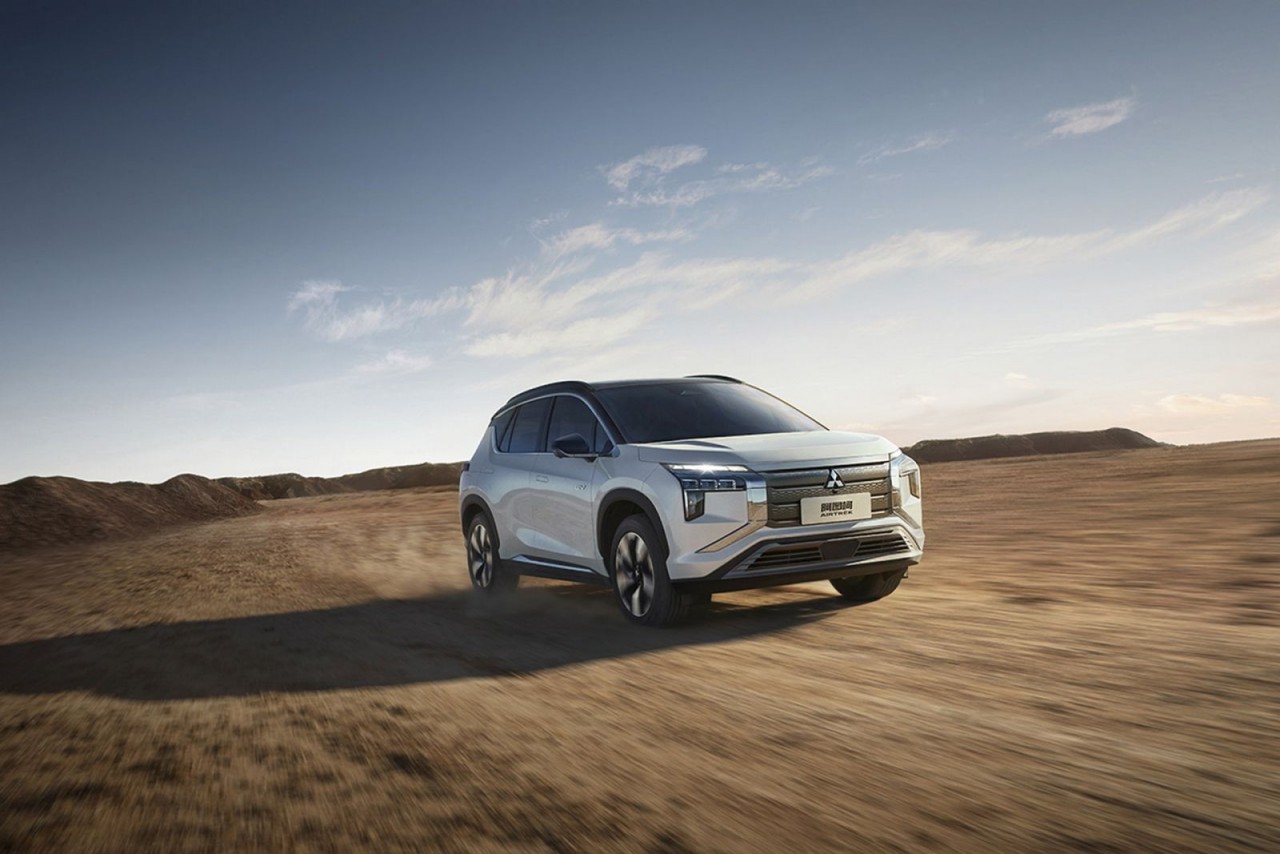 Mitsubishi giới thiệu xe điện Airtrek 2022 hoàn toàn mới
