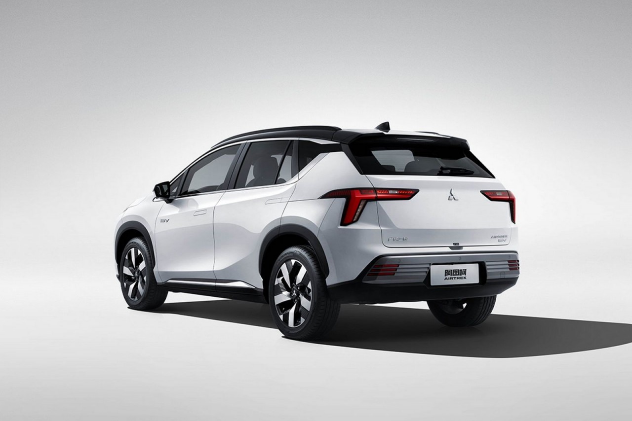 Mitsubishi giới thiệu xe điện Airtrek 2022 hoàn toàn mới