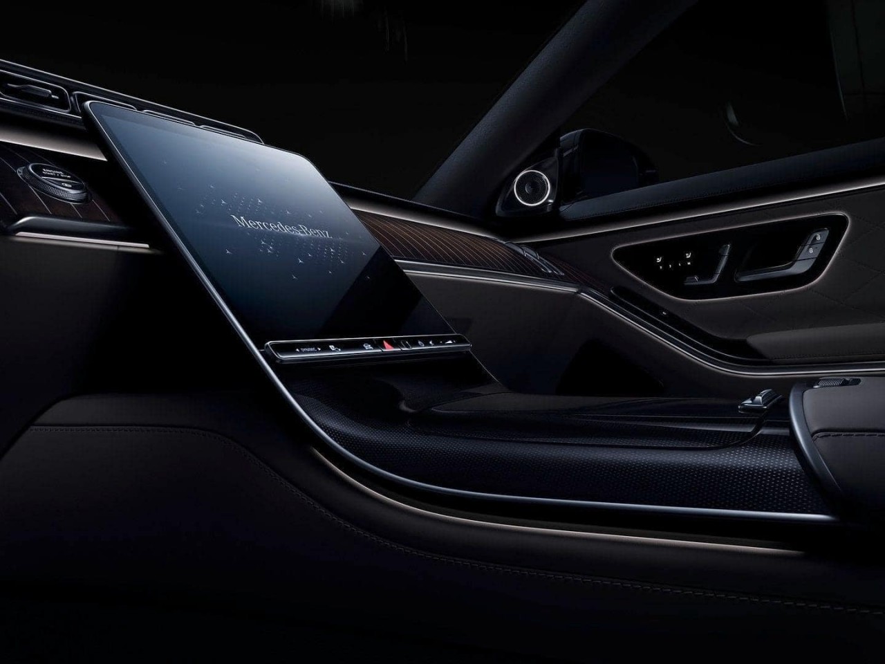 Mercedes-Benz S-Class thế hệ mới sẽ được bán với 2 phiên bản Mercedes-Benz S-Class thế hệ mới sẽ được bán với 2 phiên bản
