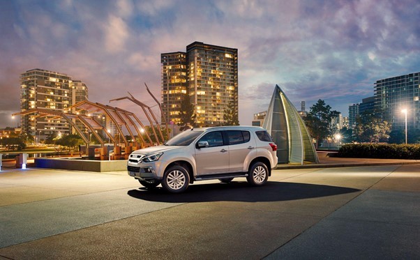 Bán tải Isuzu All New D-MAX và SUV mu-X - công cụ kinh doanh chủ lực sau dịch