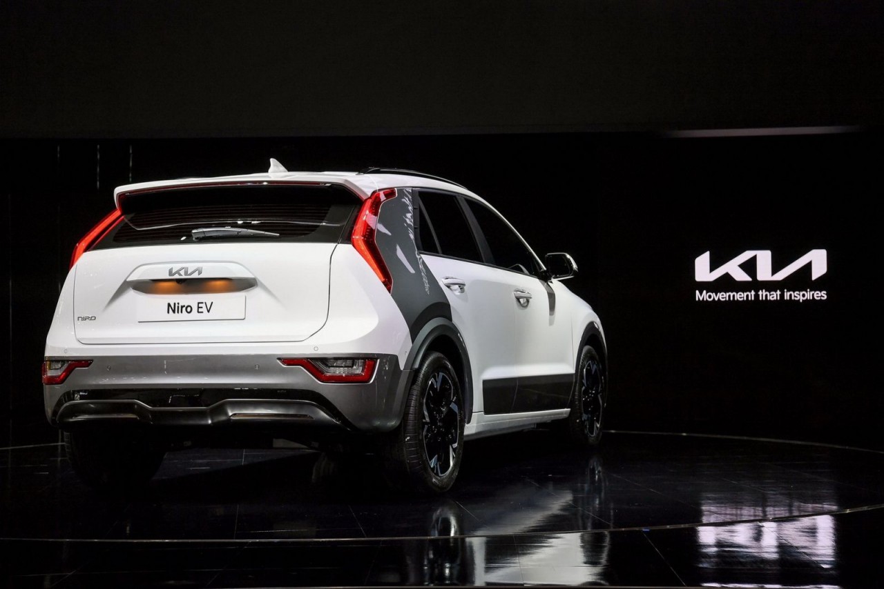 Kia Niro 2023 chính thức trình làng