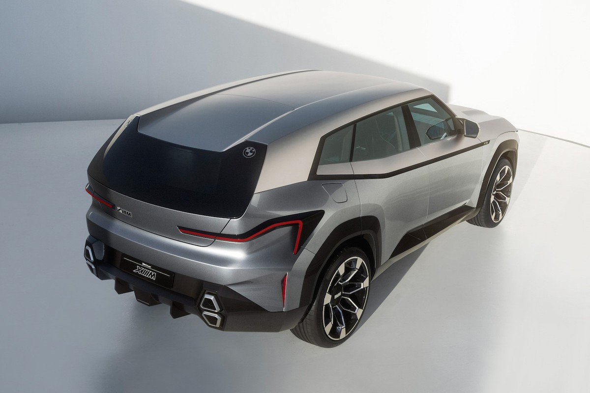 BMW XM sẽ được ra mắt vào năm sau