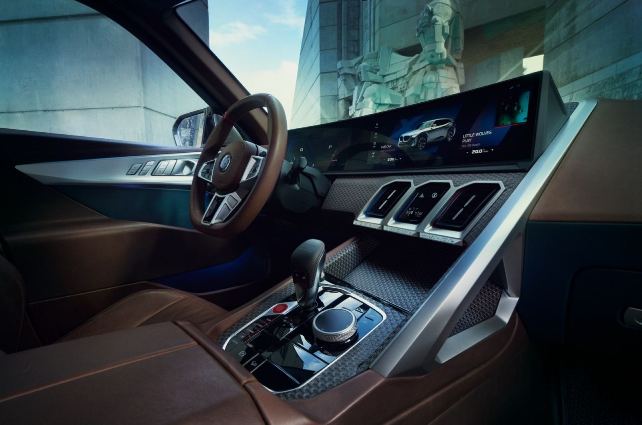 BMW XM sẽ được ra mắt vào năm sau