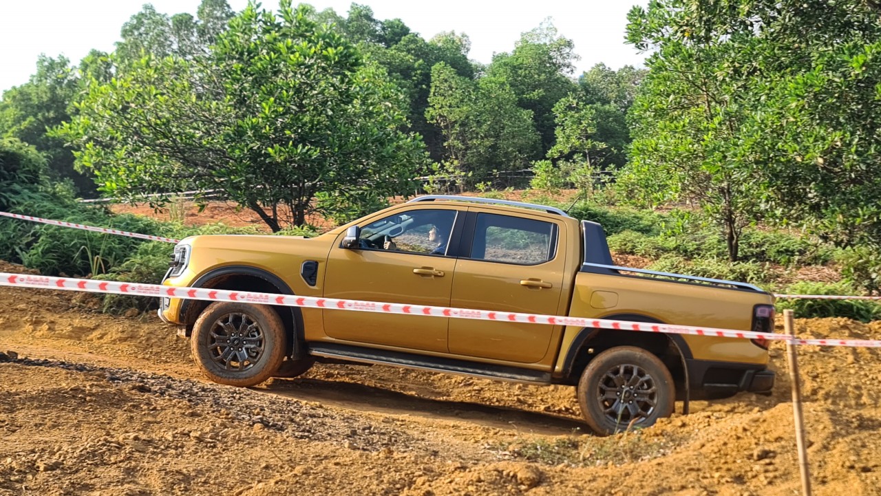 Tận hưởng trọn vẹn cảm giác off-road cùng Ford Ranger thế hệ mới Tận hưởng trọn vẹn cảm giác off-road cùng Ford Ranger thế hệ mới