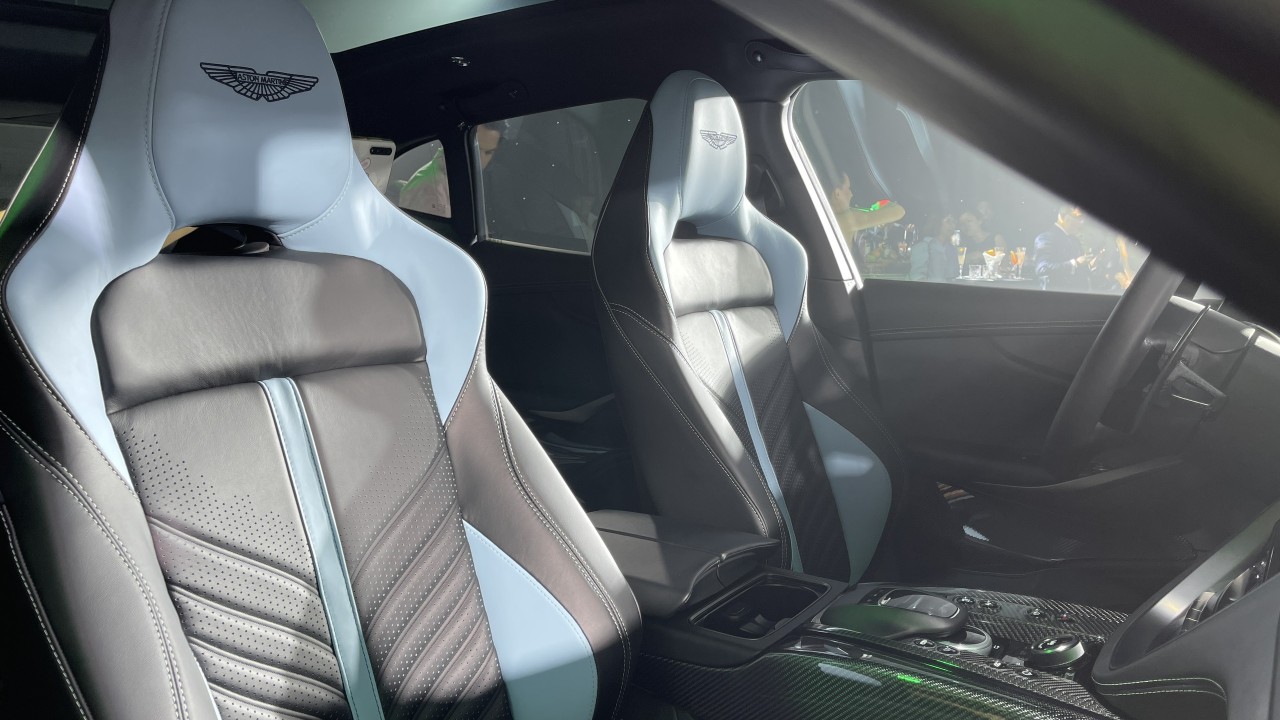 Aston Martin DBX 707 chính hãng có giá 21,8 tỉ đồng tại Việt Nam Aston Martin DBX 707 chính hãng có giá 21,8 tỉ đồng tại Việt Nam