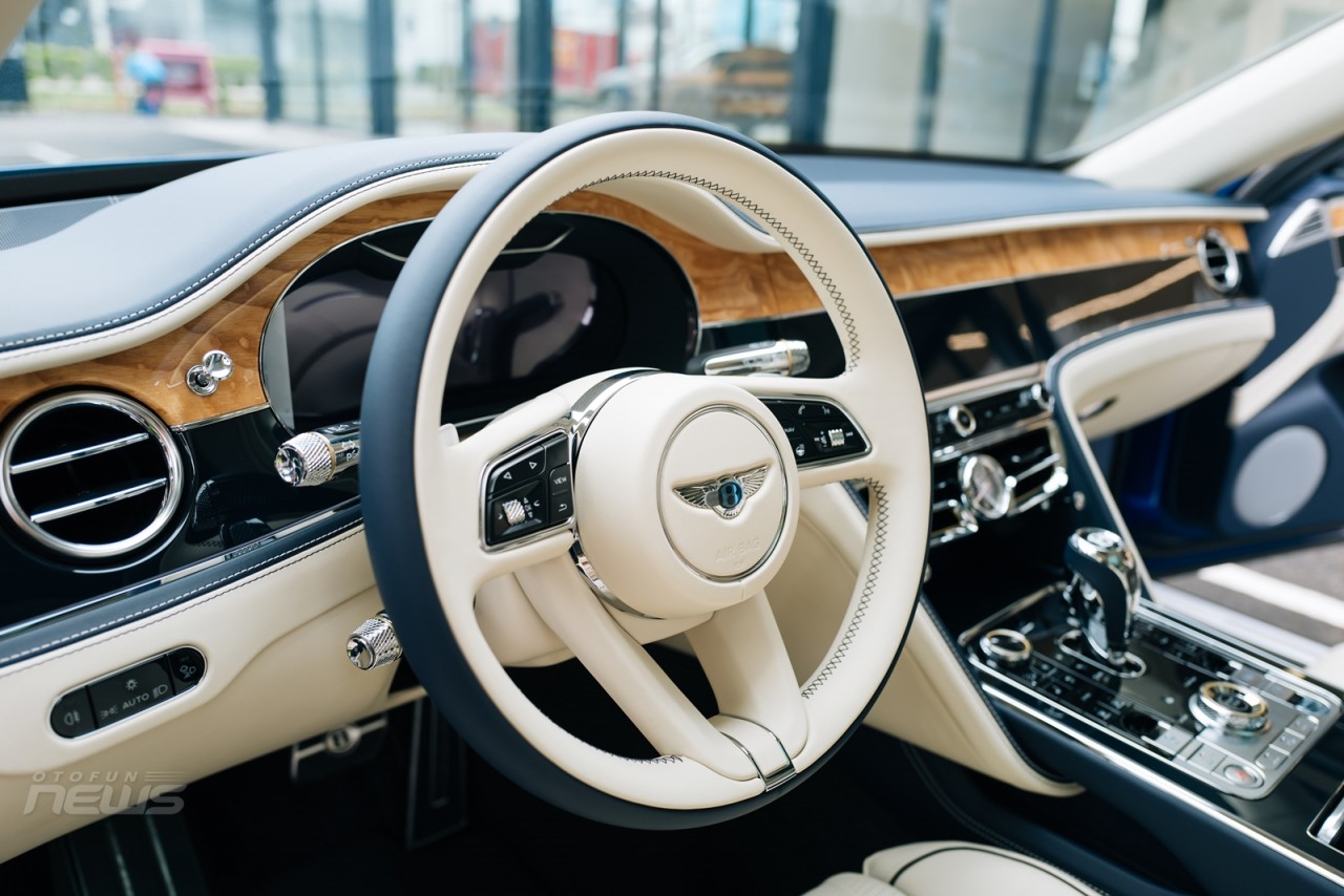 Bentley Flying Spur Hybrid 2023 ra mắt tại Việt Nam với giá từ 16,8 tỉ đồng