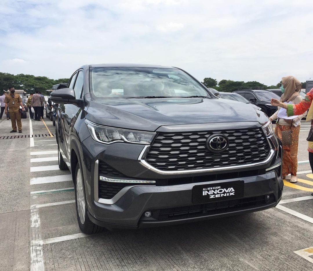 Toyota Innova 2023 chính thức ra mắt, có thêm hệ truyền động hybrid Toyota Innova 2023 chính thức ra mắt, có thêm hệ truyền động hybrid