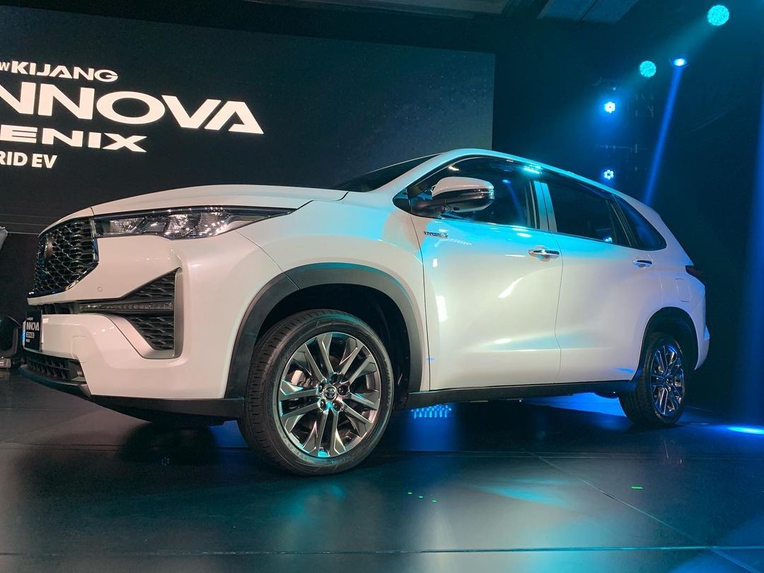 Toyota Innova 2023 chính thức ra mắt, có thêm hệ truyền động hybrid Toyota Innova 2023 chính thức ra mắt, có thêm hệ truyền động hybrid