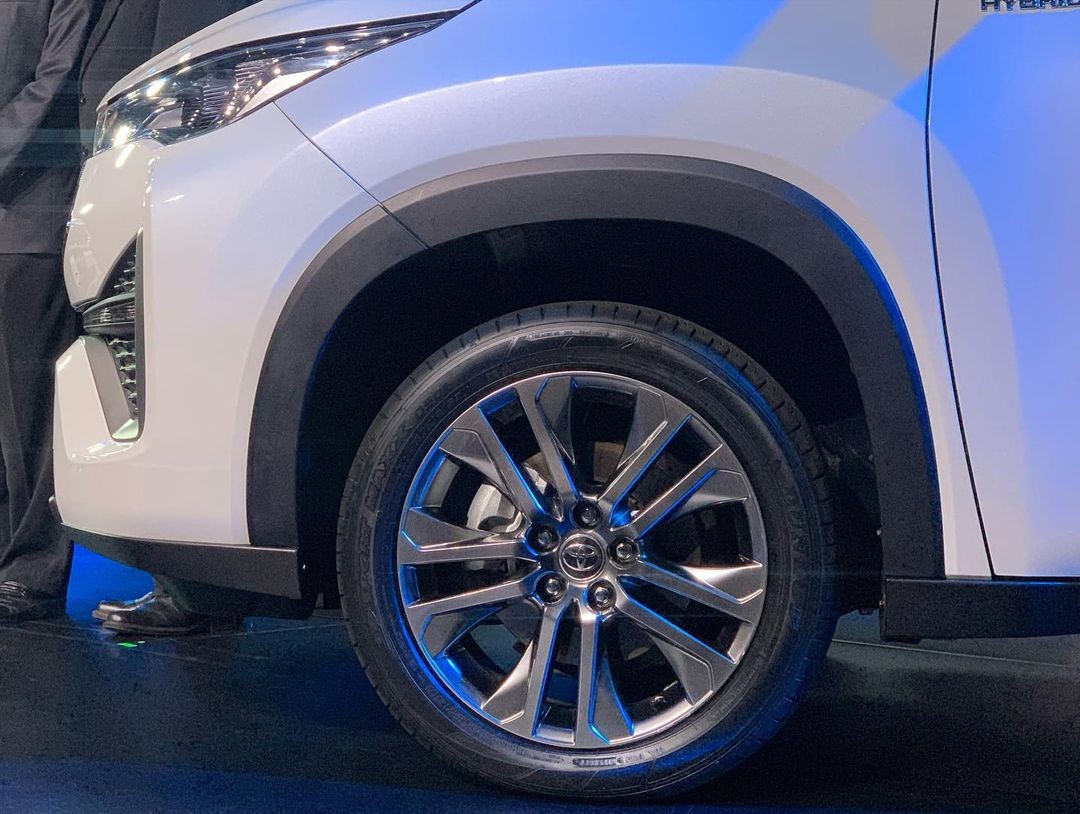 Toyota Innova 2023 chính thức ra mắt, có thêm hệ truyền động hybrid Toyota Innova 2023 chính thức ra mắt, có thêm hệ truyền động hybrid