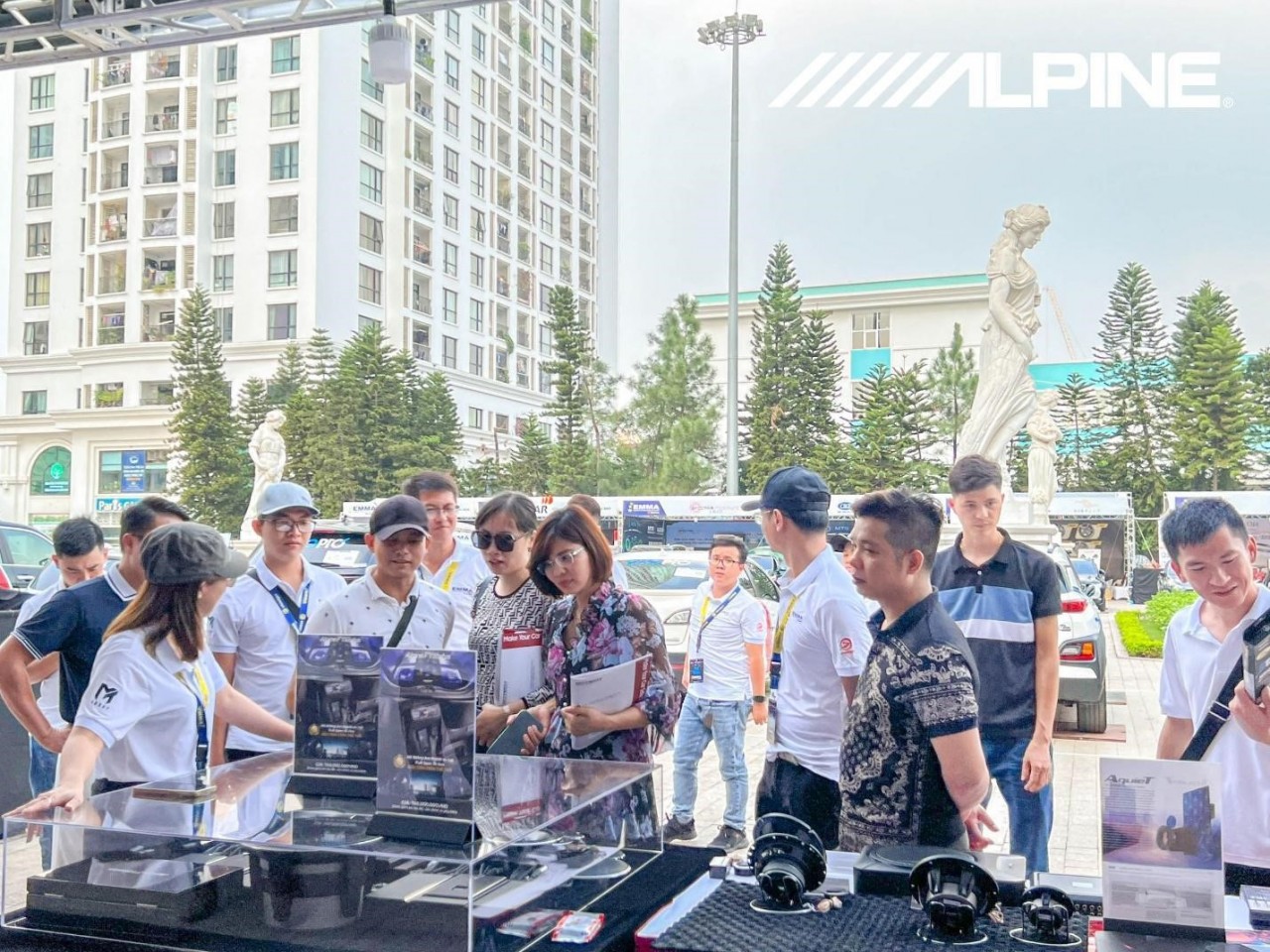 Alpine Việt Nam mang đến sự bùng nổ tại giải đấu âm thanh EMMA 2022 Alpine Việt Nam mang đến sự bùng nổ tại giải đấu âm thanh EMMA 2022