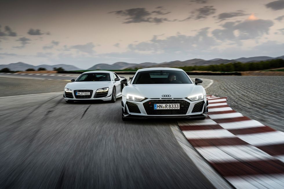 Audi R8 chính thức khai tử sau 17 năm có mặt trên thị trường Audi R8 chính thức khai tử sau 17 năm có mặt trên thị trường