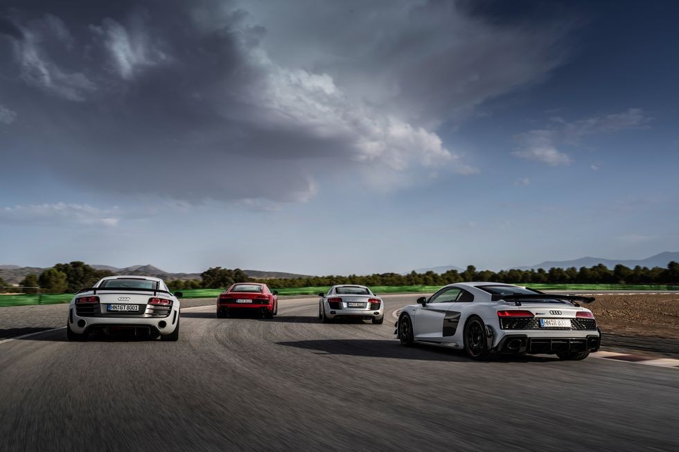 Audi R8 chính thức khai tử sau 17 năm có mặt trên thị trường Audi R8 chính thức khai tử sau 17 năm có mặt trên thị trường