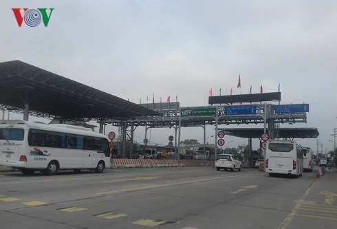 Đề nghị miễn giảm phí cho người dân gần trạm BOT Phú Bài de nghi mien giam phi cho nguoi dan gan tram bot phu bai