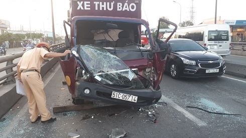 TP Hồ Chí Minh: Xe container mất phanh gây tai nạn liên hoàn