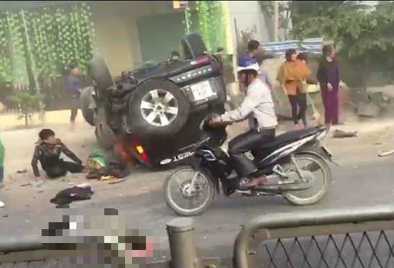 Thanh Hóa: Ôtô Ford Everest tông 2 xe máy, hai người tử vong thanh hoa oto ford everest tong 2 xe may hai nguoi tu vong