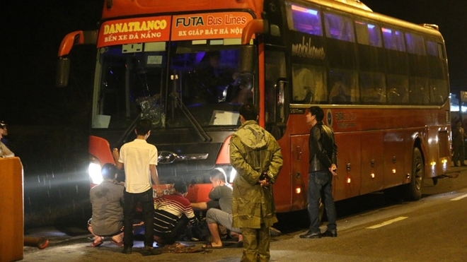 Huế: Xe Phương Trang tông chết 2 thanh niên trên quốc lộ 1