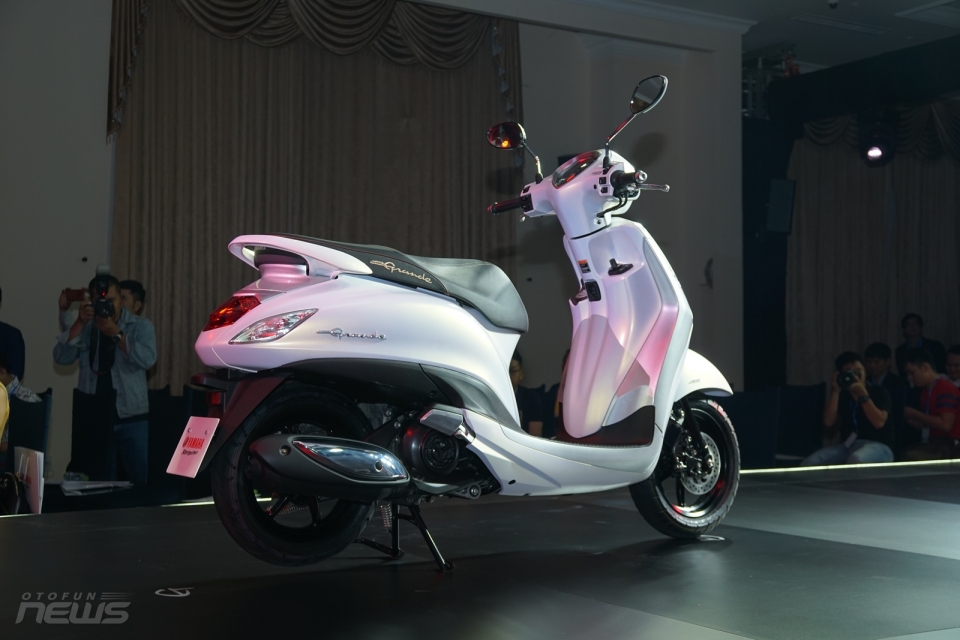 chi tiet yamaha grande the he moi gia 455 trieu dong