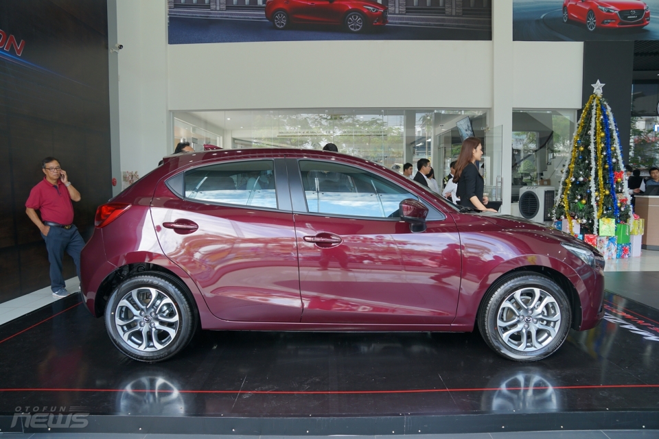 Mazda 2 phiên bản mới có mặt tại Sài Gòn mazda 2 phien ban moi co mat tai tp ho chi minh